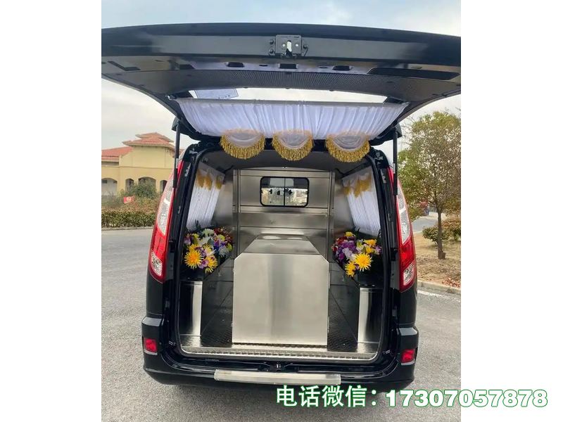 遗体恒温运输车是殡葬专用遗体恒温转运车辆，采用专用底盘打造，配备高精度恒温系统和密封保温车厢，恒温效果稳定、控温精准，卫生防腐、操作便捷，运行可靠、能耗较低，适配各类遗体恒温转运场景，符合行业标准与卫生规范，可长效保持遗体稳定状态。