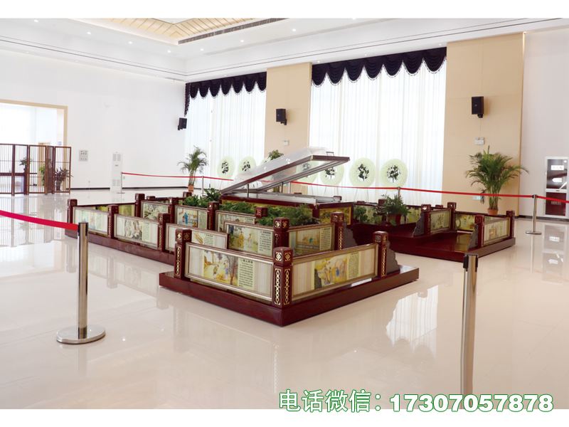 智能实木瞻仰台是高端智能实木遗体瞻仰设备，融合实木质感与智能操控功能，外观华贵庄重，可远程调节参数，台面稳固防滑，便于亲友瞻仰，运维便捷，符合高端殡葬服务标准。